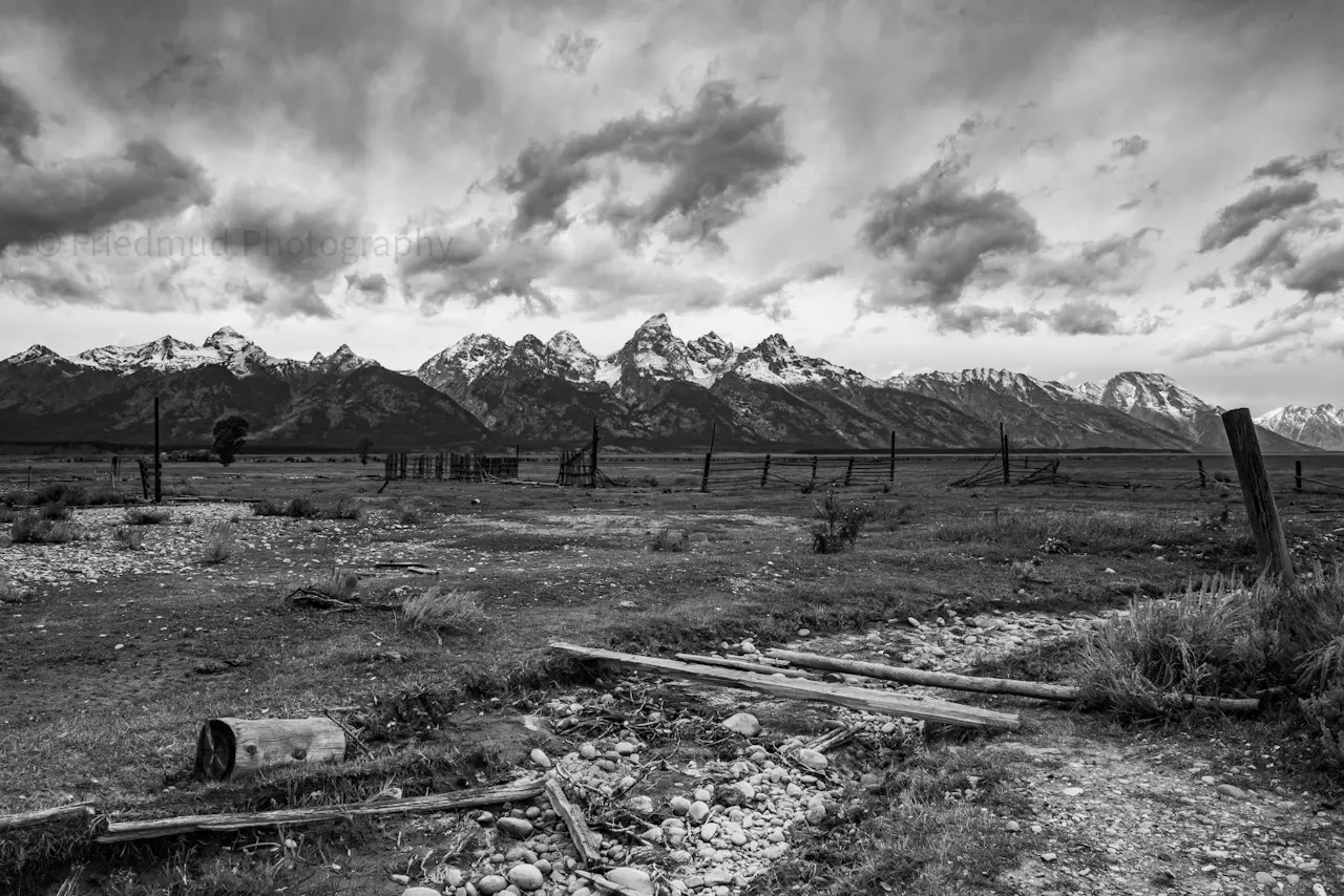 Even%20when%20a%20storm%20is%20brewing%20the%20Tetons%20are%20beautiful.%20%20Shot%20from%20Mormon%20Row%20%28where%20there%20is%20more%20to%20photograph%20than%20just%20barns%21