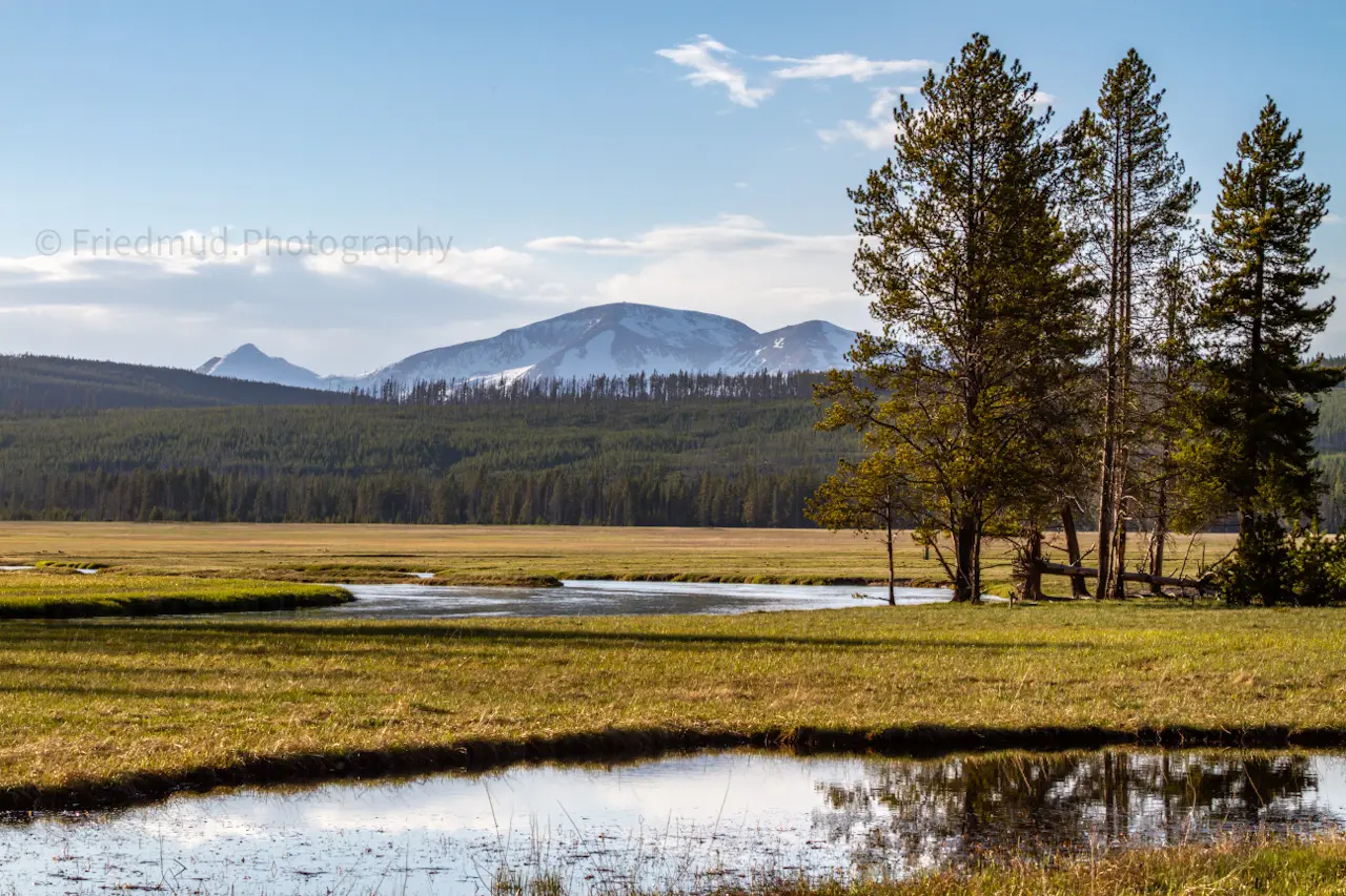 One%20of%20the%20beautiful%20valleys%20in%20the%20northwestern%20part%20of%20Yellowstone%20National%20Park.