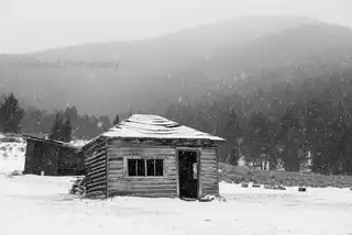 A%20scene%20straight%20out%20of%20the%20old%20west.%20%20An%20abandoned%20town%20in%20the%20Sawtooth%20Mountains%20in%20central%20Idaho%20being%20blanketed%20in%20feet%20of%20falling%20stnow.