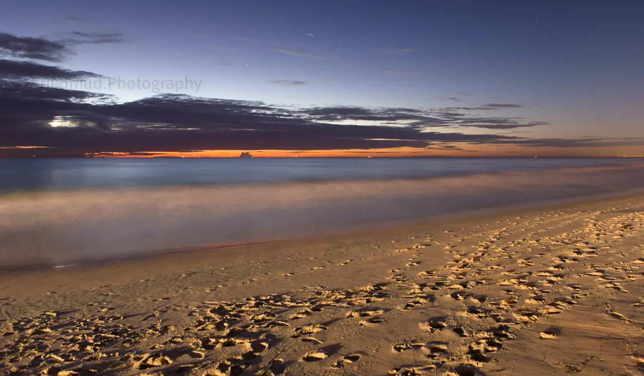 Long%20exposure%20in%20the%20dying%20light%20gives%20this%20beach%20in%20Freemantle%2C%20Australia%20a%20dreamy%20quality.